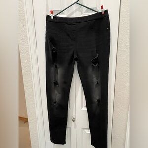 Black Distressed Jeans   PULL ON
Black stretchy jeans/distressed
Waist 31-32